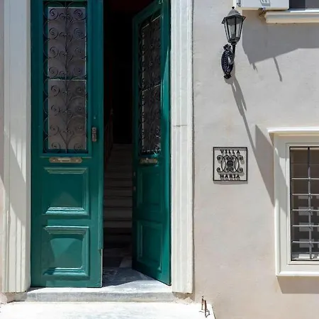 Maria-syros 招待所 3*