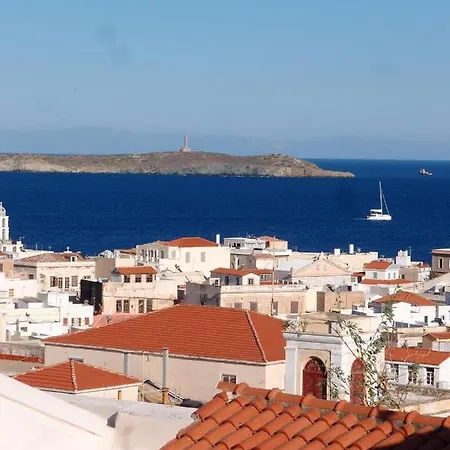 Maria-syros 招待所 3*
