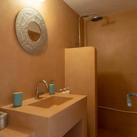 Maria-syros 招待所 3*