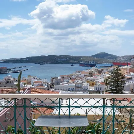 Maria-syros 招待所 3*